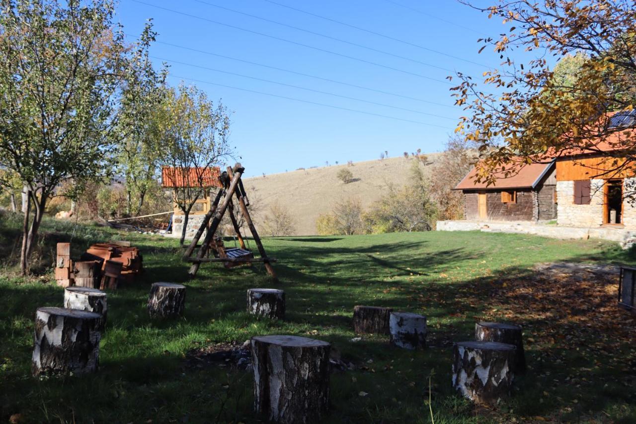 Salas U Bregu In Cheile Carasului Crasova Exterior foto