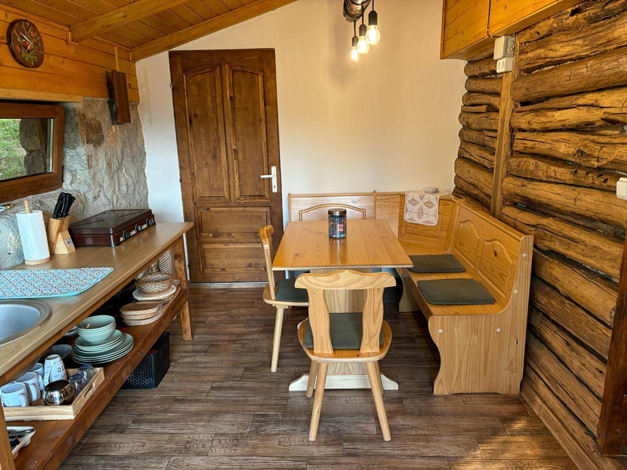 Salas U Bregu In Cheile Carasului Crasova Exterior foto