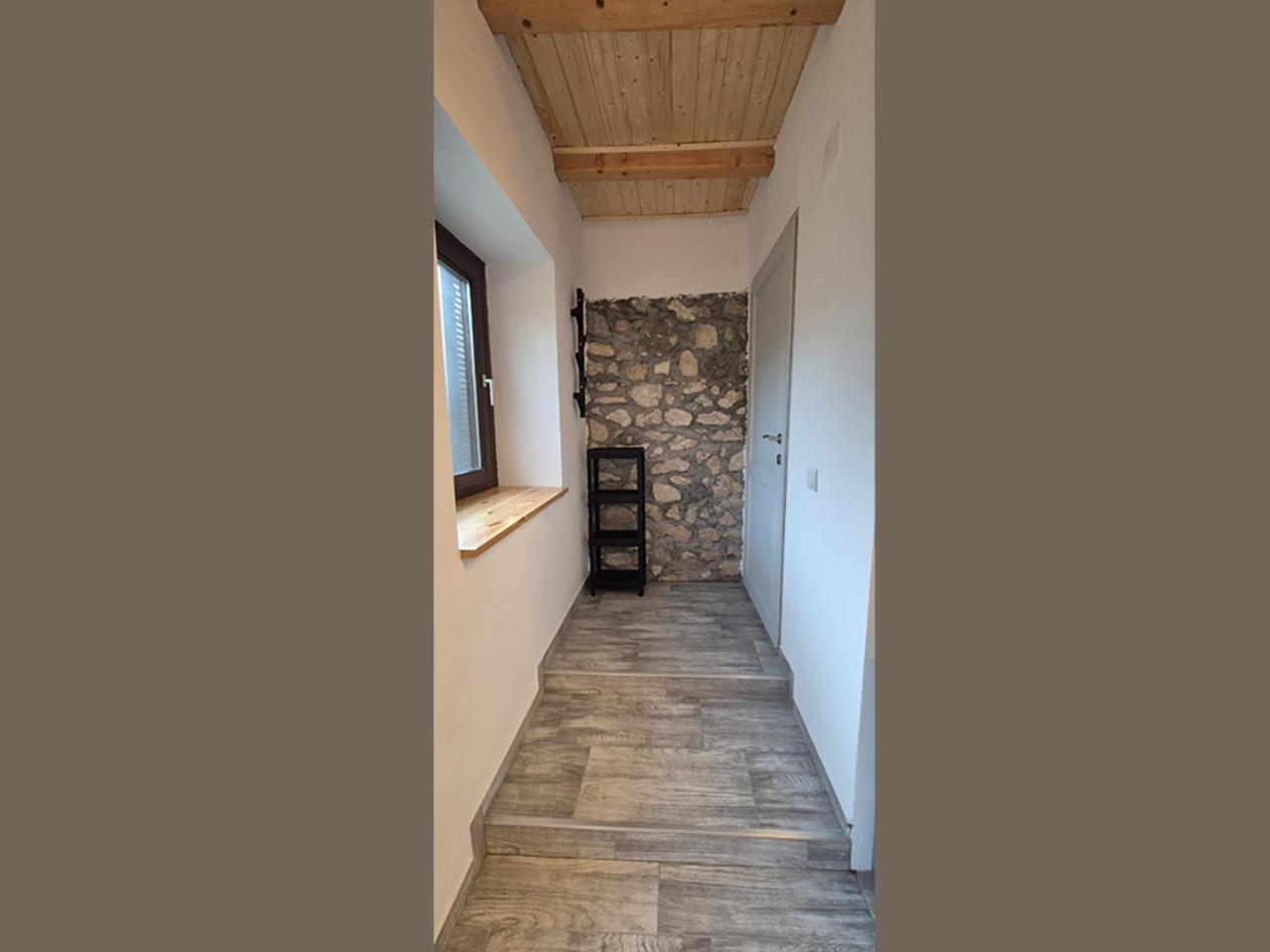 Salas U Bregu In Cheile Carasului Crasova Exterior foto